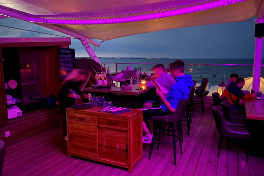 Rooftop-Bar